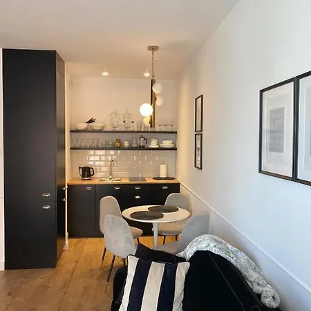Nowy Apartament Na 4 Osoby Kilka Krokow Od Motlawy * Danzig